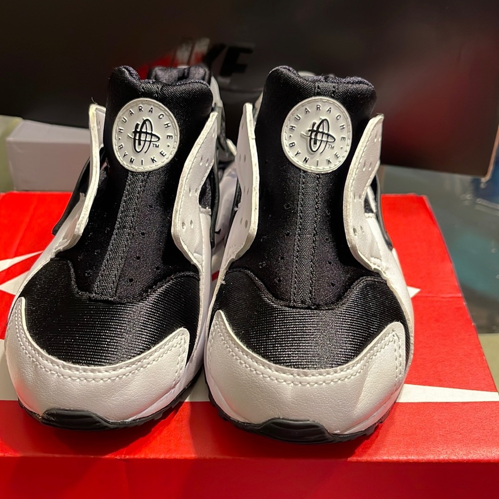 Nike Huarache brand new worn once